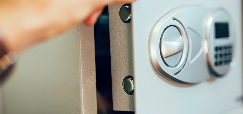 Fingerprint Safe Openers in Castaic, CA