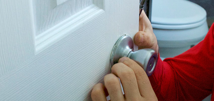 Vintage Door Knob Replacement in Castaic, CA